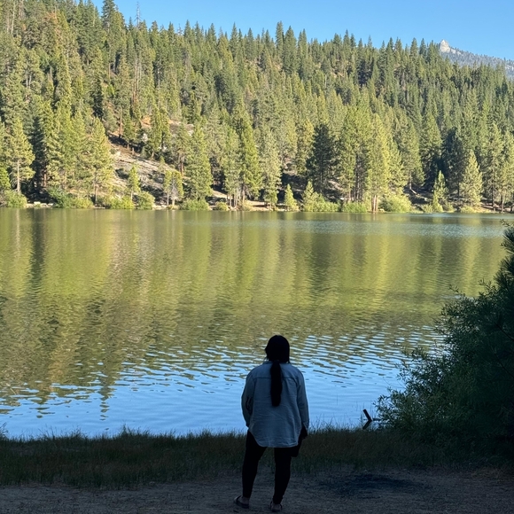 Meet your Posher, Vicky - Picture 1 of 2